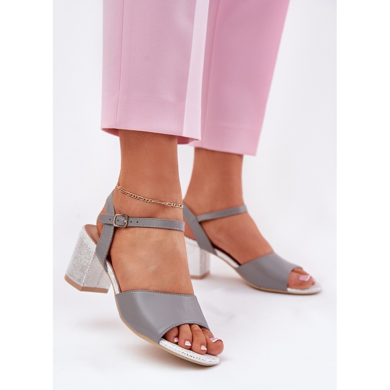 Ženske sandale na post Vinceza 20275 siva 2