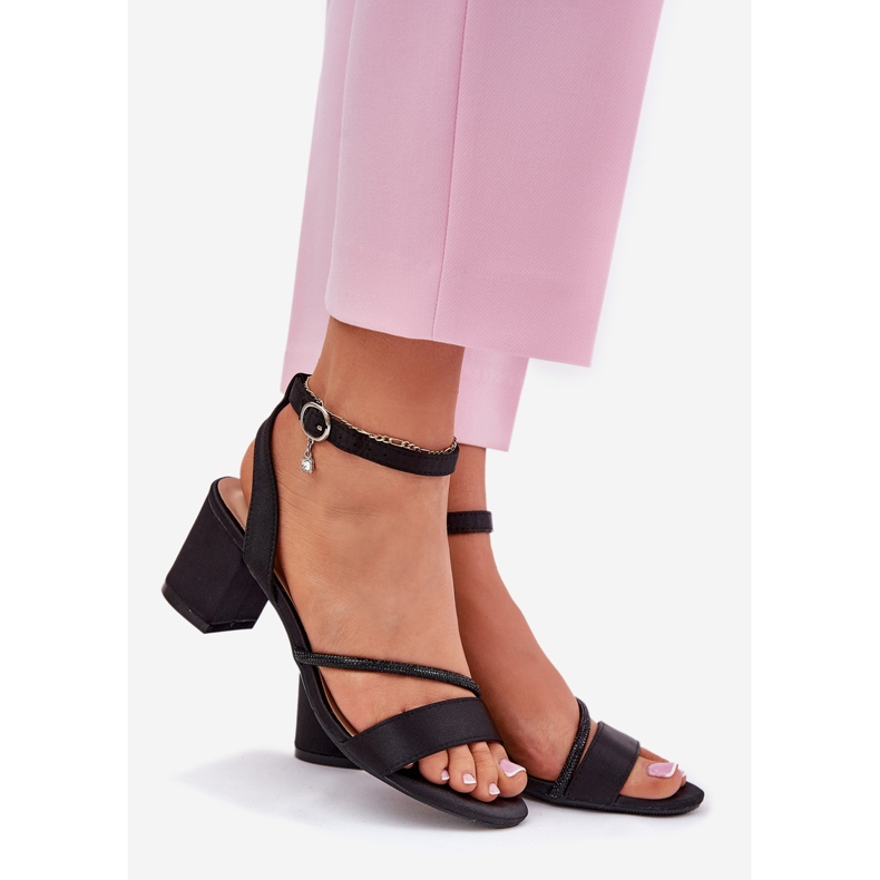 Ženske sandale na stupu s Vinceza 20268 Crnim cirkonima crno 1