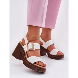 Ženske sandale na masivnoj platformi za pete i Vinceza 17387 White bijela 2