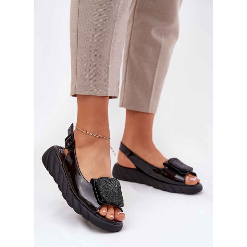 ARTIKER Kožne lakirane ženske sandale s klinom s artkerom za ukrašavanje 56C1564 crno 2