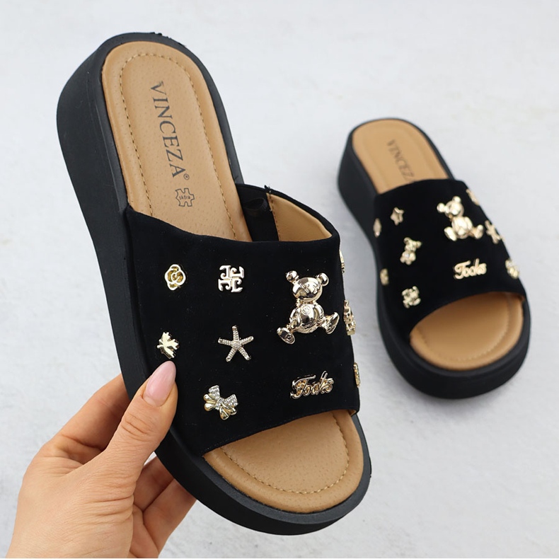 Ženski kožni klinovi s ukrasima crni Vinceza 66741 crno 1