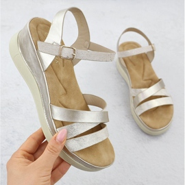 Ženske sandale na zlatnom klinu Vinceza 15358 zlatni 1