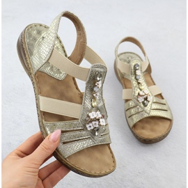 Ženske sandale umetnute na Golden Evento 8849 brisači zlatni 1