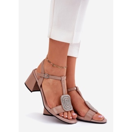 Kožna lakirana ženska sandala na poštu s Vinceza 91134 bež 1