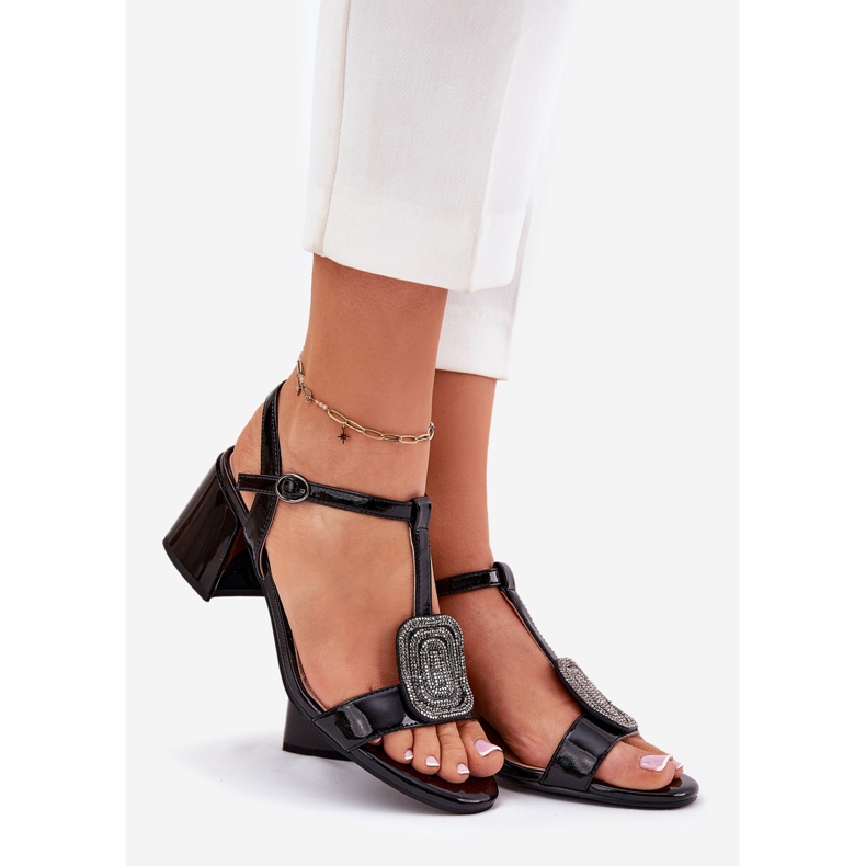 Kožne ženske sandale s lakom na poštu s ukrasom Vinceza 91134 crne boje crna 1