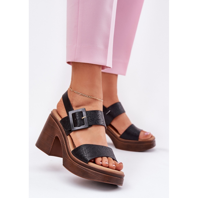 Ženske sandale na masivnoj peti i Vinceza 17387 Crna platforma 2