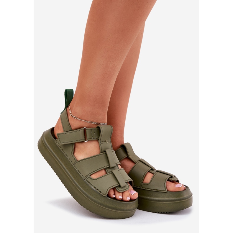 Inna Ženske sandale na zelenoj platformi zelena 1