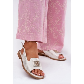 S.Barski Elegantne ženske sandale s ravnim petom s ukrasom S. barskih KV51-082 srebra srebro 2