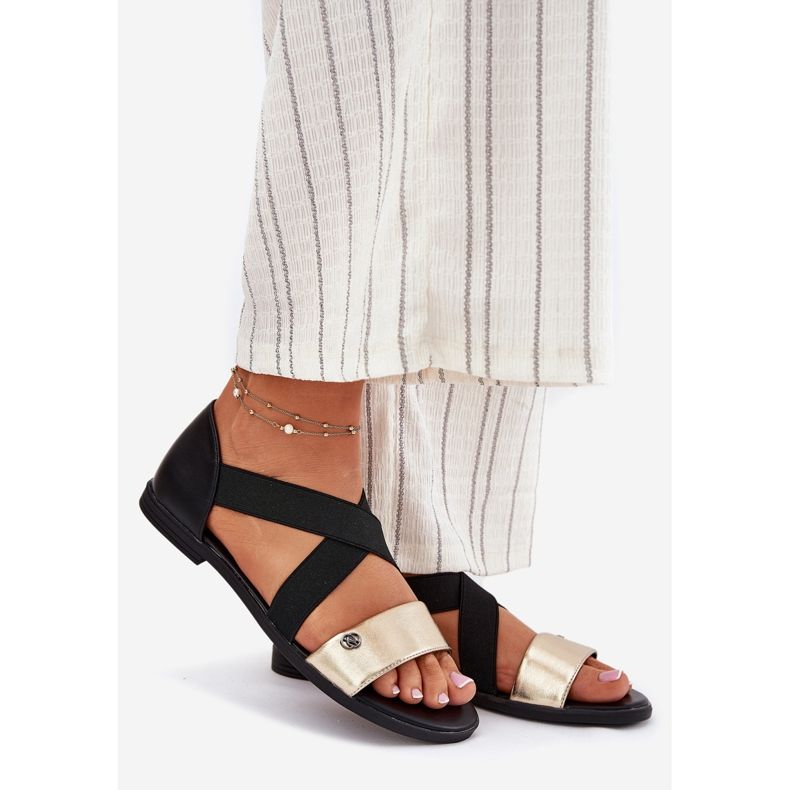 EVento Ravne ženske sandale s fleksibilnim crnim i zlatnim prugama crna 1
