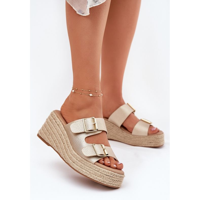 Inna Ženski klinovi s klinom s pletenicama i zlatnim stezaljkama zlatna 2