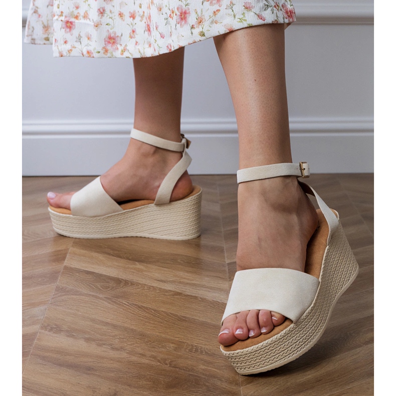 Bež sandale na platformi Ekozamsz 2