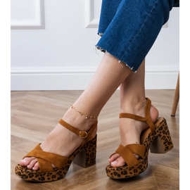 Smeđe sandale s ekosamom na poštu smeđa 2