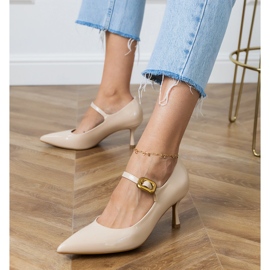 Bež klasične pumpe s ukrasnom kopčom 2