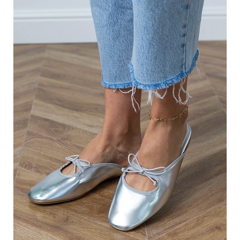 Silver Flip -flops izgrađen na ravnom potplatu srebro 2