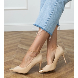 Bež ekosamske pumpe s metalnim nožnim prstima 2