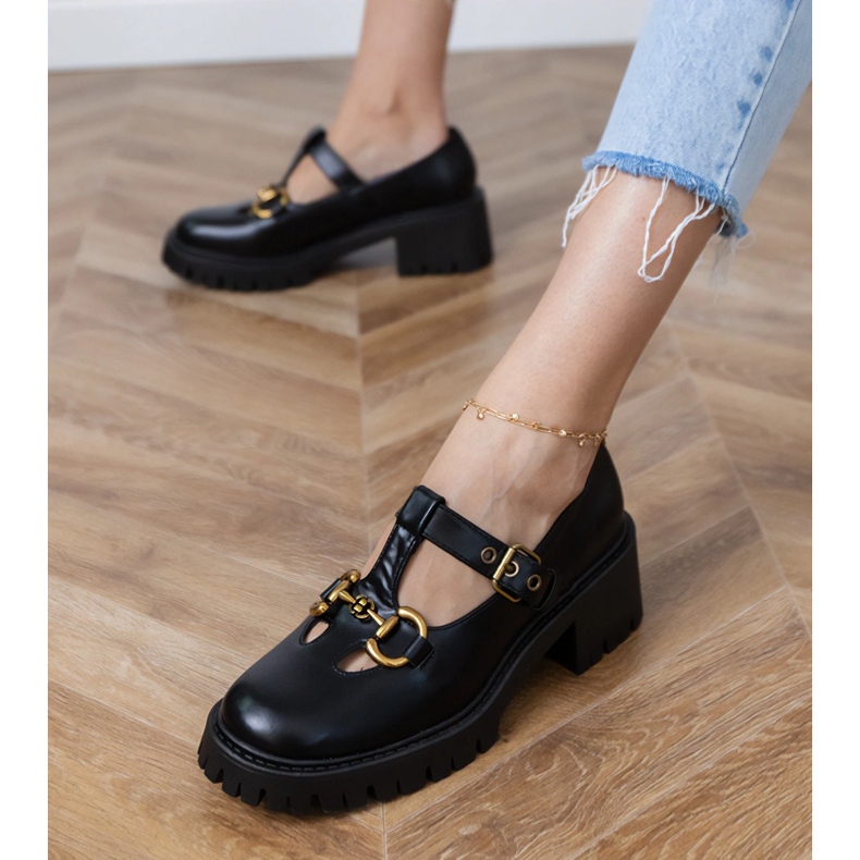 Crne cipele na debelom potplatu sa zlatnim ukrasom crno 2