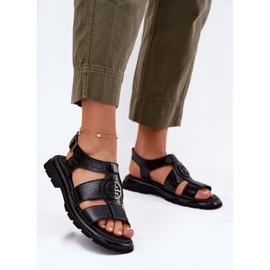 Ženske kožne sandale lakirane s ukrasnim detaljima Artiker 56C0691 crna 2