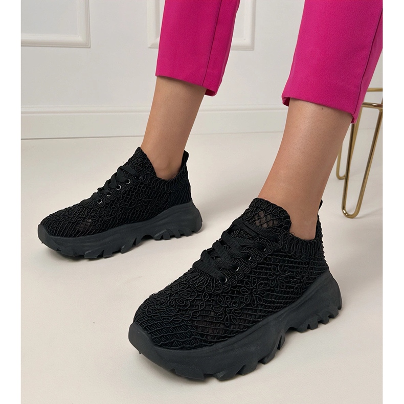 Crne tenisice na otvorenom na platformi crna 1