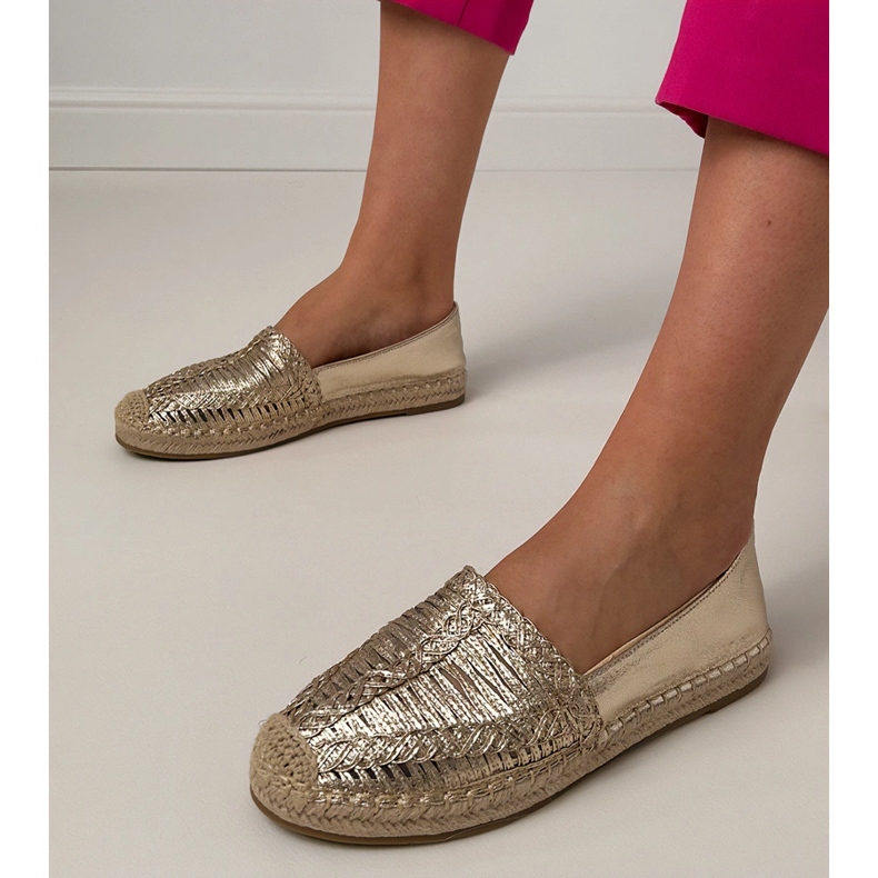Openwork Espadrilles na platformi zlatna 1