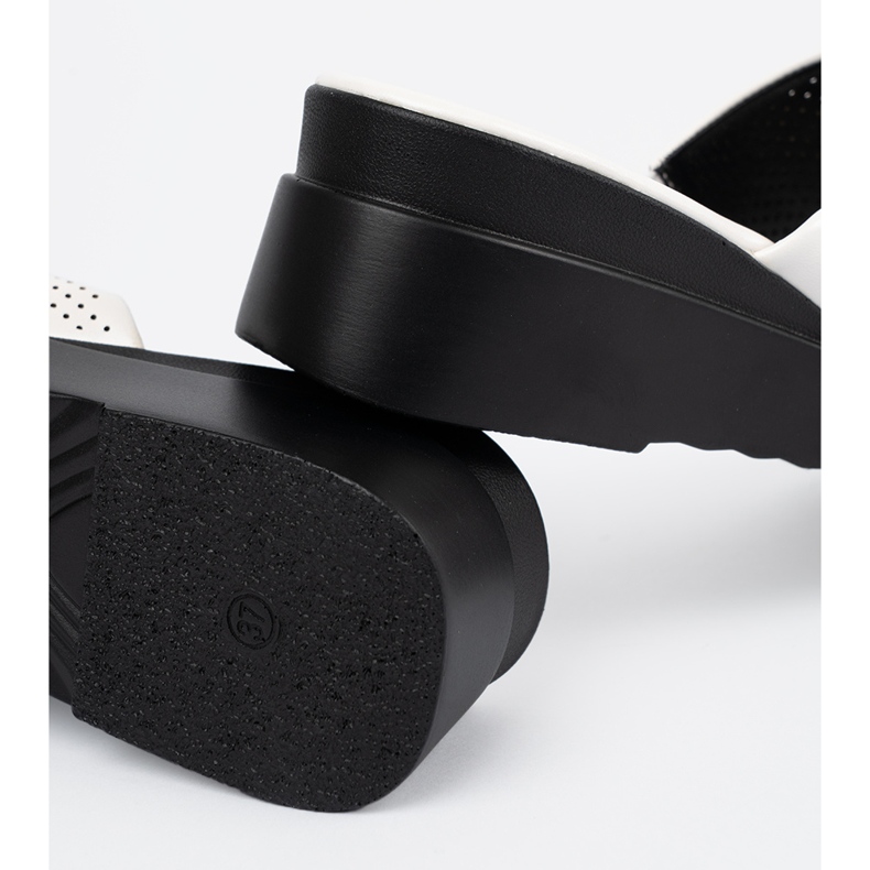 Seastar Bijeli otvoreni kalupi na platformi bijela 1