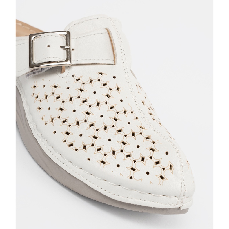 Seastar Bijeli prelepovi s punim nosom i kopčom bijela 1