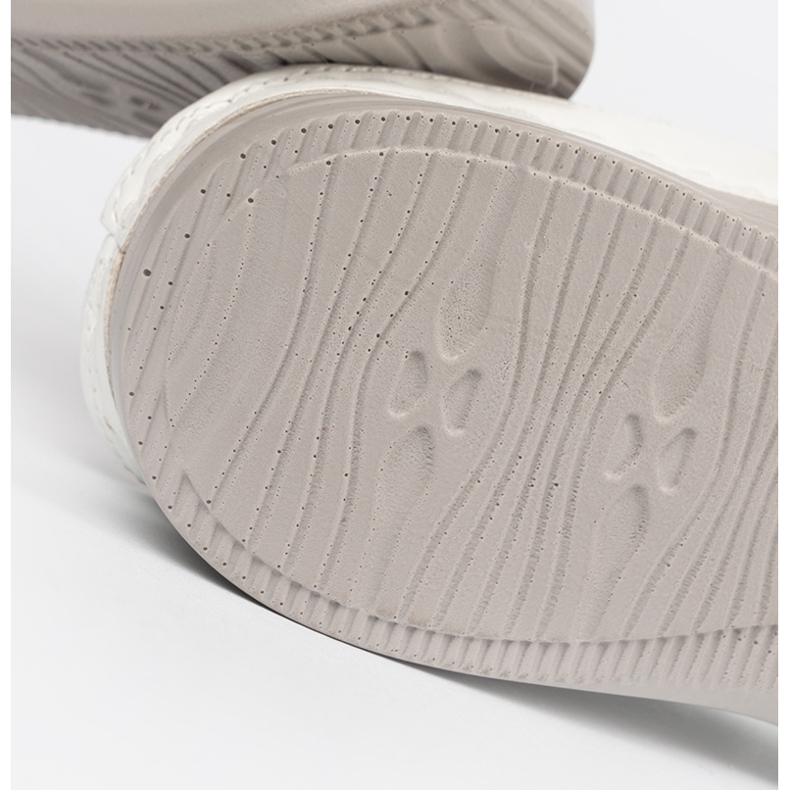 Seastar Bijeli prelepovi s punim nosom i kopčom bijela 2