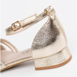 Goodin Elegantne sandale s zlatnim čelom 1