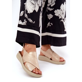 Jezzi Ženske sandale od zlatne eko kože zlatna 2