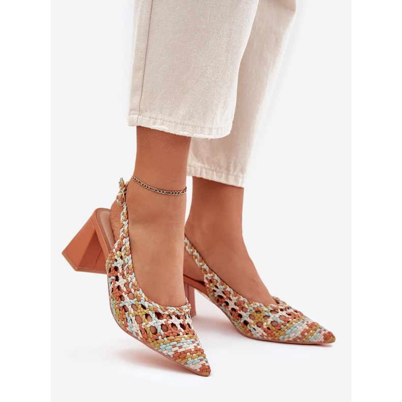 Sandale s pletenicom na višebojnom postu žuta boja 1