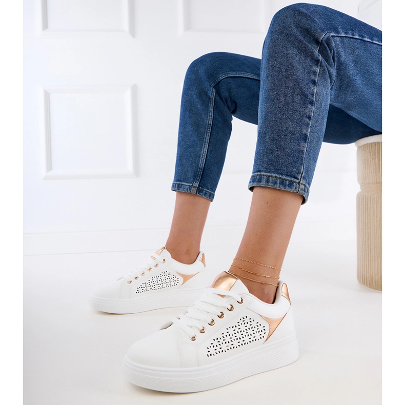 Bijele tenisice sa zlatnim umetcima na platformi bijela 1