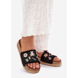 Ženski klip s zlatnim igle na platformi crno 1