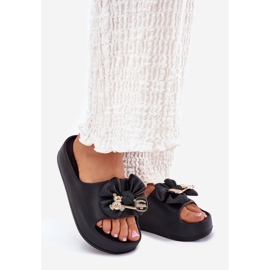 Ženske papuče od pjene na platformi s lukom i crni broš crno 1