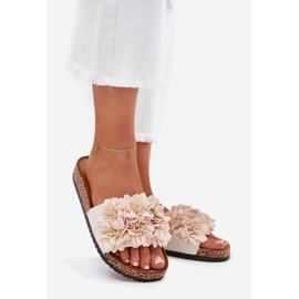 Ženske papuče na plutama s cvijećem bež 1
