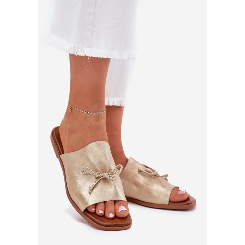 EVento Ravno -olena ženska letenja s ukrasnim zlatnim vezama zlatna 1