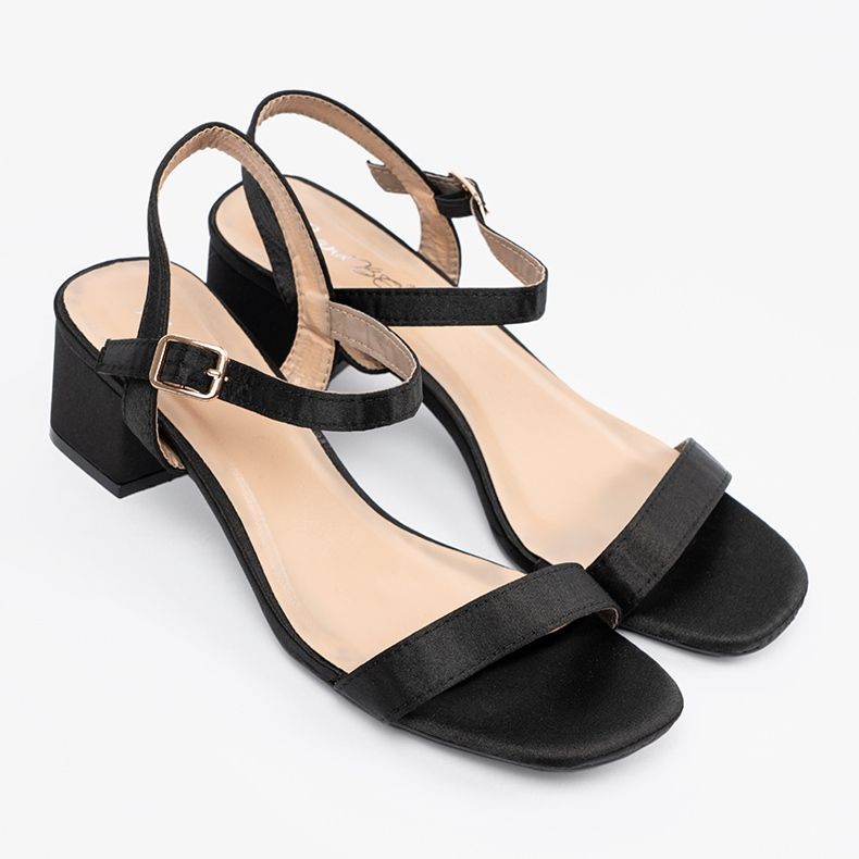 Shelvt Crne sandale na postu crna 1