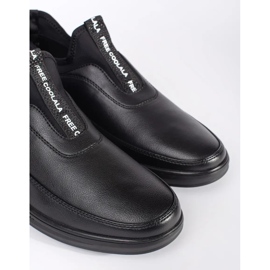 Kliznuo sam u cipele s eko kože crna 2