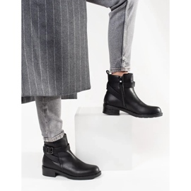 Crne čizme s niskim slovima ukrašene trakama crna 1