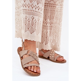 Ženske sandale s ravnim slovima sa zlatnim klipovima bež 2