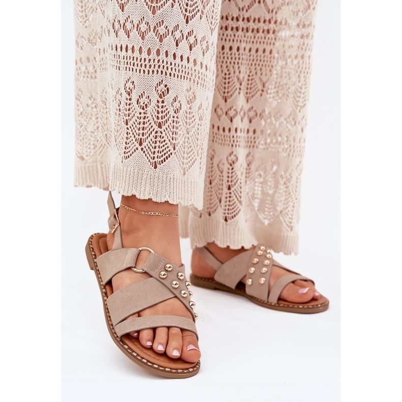 Ženske sandale s ravnim slovima sa zlatnim klipovima bež 2
