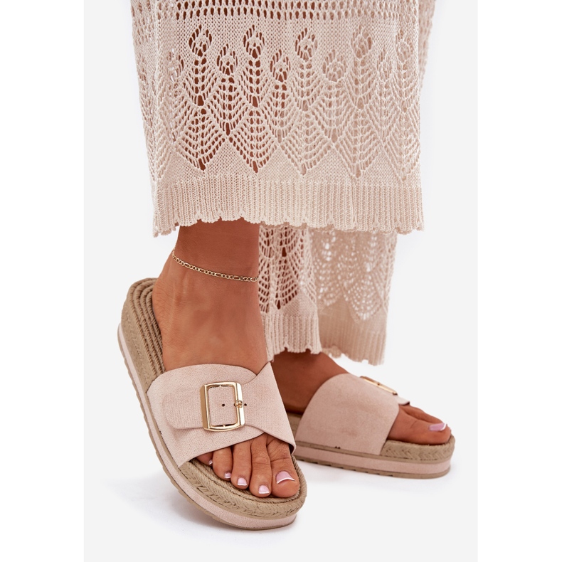 Ženske papuče na platformi sa zlatnom stezaljkom bež 1