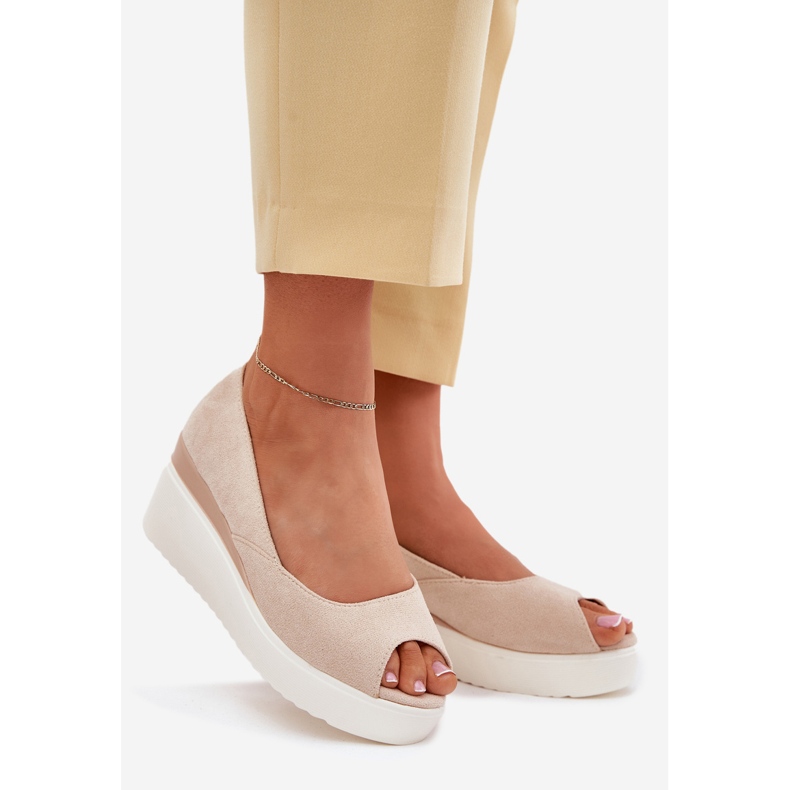 Ženske sandale za klin s Eco Suede Light bež 1