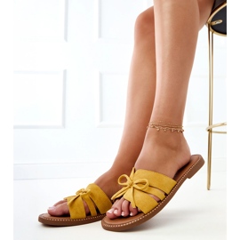 Žuti okretni lepci s lukom i ukrasom na rubovima žuta boja 2