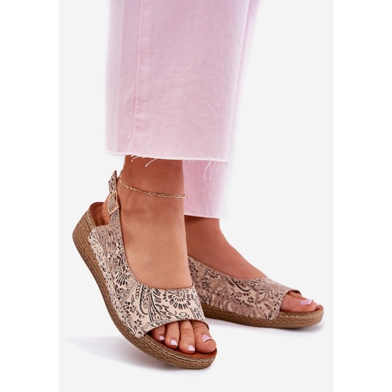 Ženske kožne sandale na klinu Maciejka L7069-04 bež 1