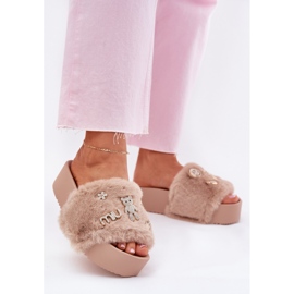 Ženski prelepozi na platformi s krznim i zlatnim igle bež 2