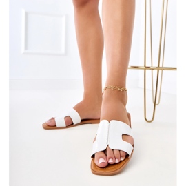 Bijele zakrilce na ravnom potplatu s pritiskom bijela 2