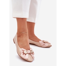 Oslikane balerine lukom i zlatnim broševima bež 1