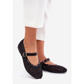Ukrašene ženske balerine s remenom i stezanjem crne boje crna 1