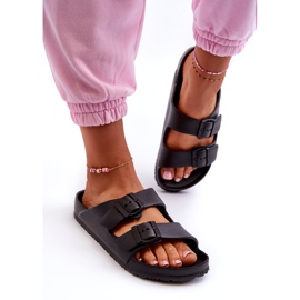 News Ženske papuče od pjene s crnim kopčama crna 1