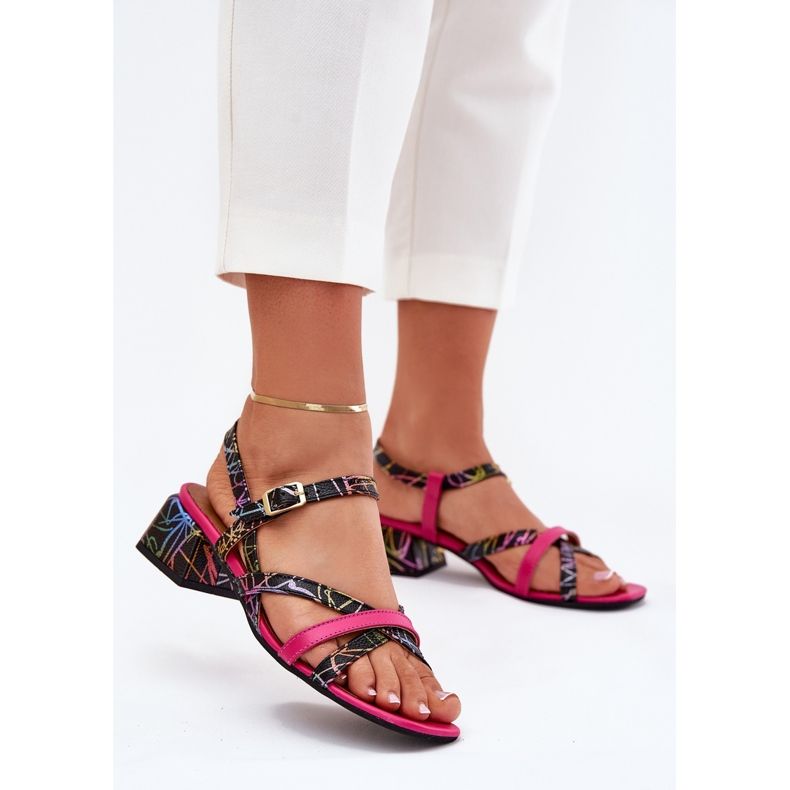 Ženske kožne sandale na poštu s Maciejka Stripes 06959-39 Fuksja ružičasta 2
