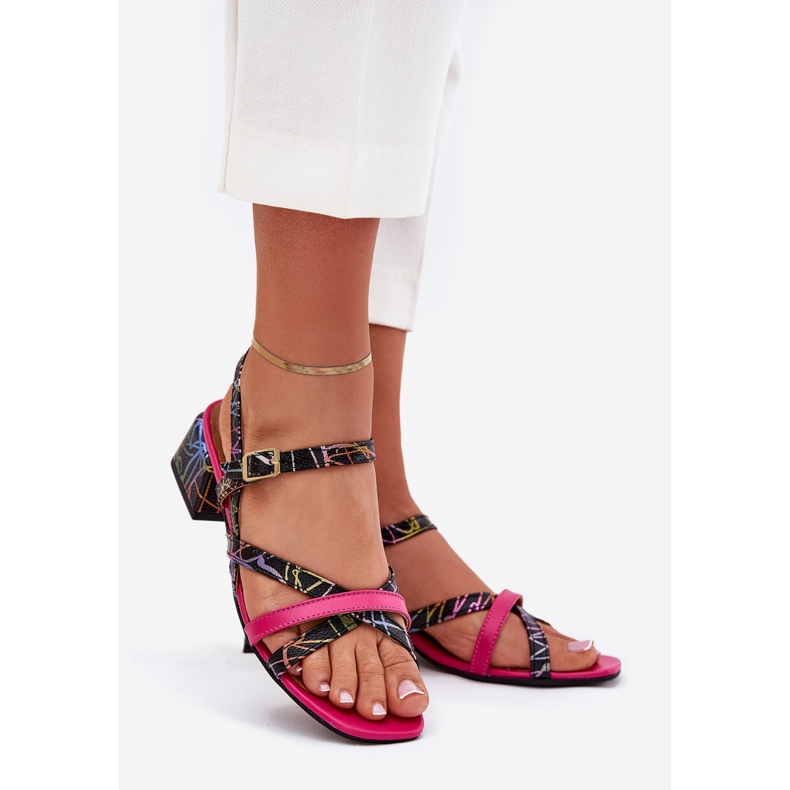 Ženske kožne sandale na poštu s Maciejka Stripes 06959-39 Fuksja ružičasta 1